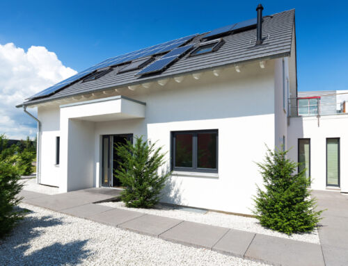 Das Haus der Zukunft ist gut gedämmt und luftdicht gebaut. Effizienzklassen wie KfW 55, KfW 40 und KfW 40 plus sind Standard für Häuser mit geringen Energieverlusten. Die Lithotherm Infrarotheizung macht aus Ihrer Photovoltaikanlage ein vollwertiges Heizsystem. Die Investitionskosten für eine herkömmliche Heizung entfallen.